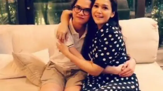 Maia Estianty tak melarang jika Dul Jaelani ingin menikah muda [foto: instagram/maiaestiantyreal]