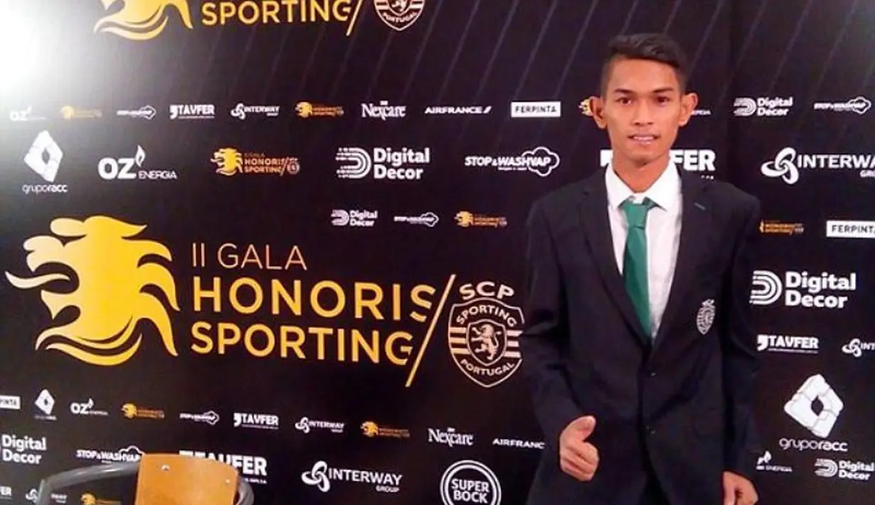Martunis saat diperkenalkan sebagai pemain Sporting Lisbon. (Facebook/Martunis)