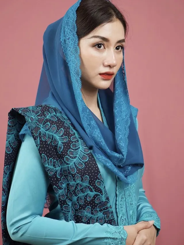 Novita Hardini Istri Bupati Trenggalek,  (@novitamochamad)