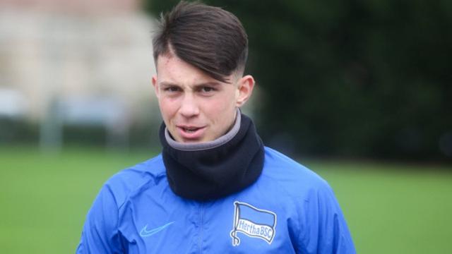 Gelandang muda Hertha Berlin, Lazar Samardzic.