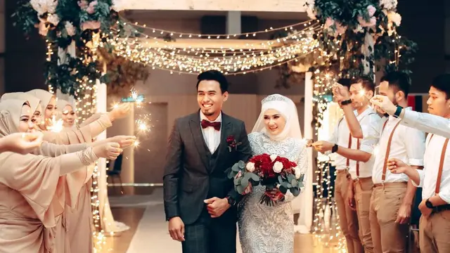 Mohamad Iqmi Ahmad Maliki dan Nor Qiadah Hamzah akhirnya memutuskan untuk menikah pada tahun 2019. (Sumber: Instagram/nureryca)