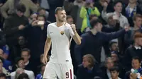 Edin Dzeko gagal eksekusi penalti lawan Genoa (AP/Frank Augstein)