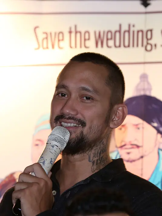 Setidaknya bisa membuat film bersama-sama lagi seakan membayar kelelahan Tora Sudiro dan perdebatan yang sempat terjadi dengan sang istri. (Nurwahyunan/Bintang.com)