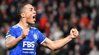 Youri Tielemans merupakan salah satu gelandang muda berbakat di Premier League. Tiga tahun terakhir ia menjadi sosok yang krusial di lini tengah The Foxes. Kini ia menjadi incaran klub raksasa Liga Inggris termasuk MU. (AFP/Damien Meyer)