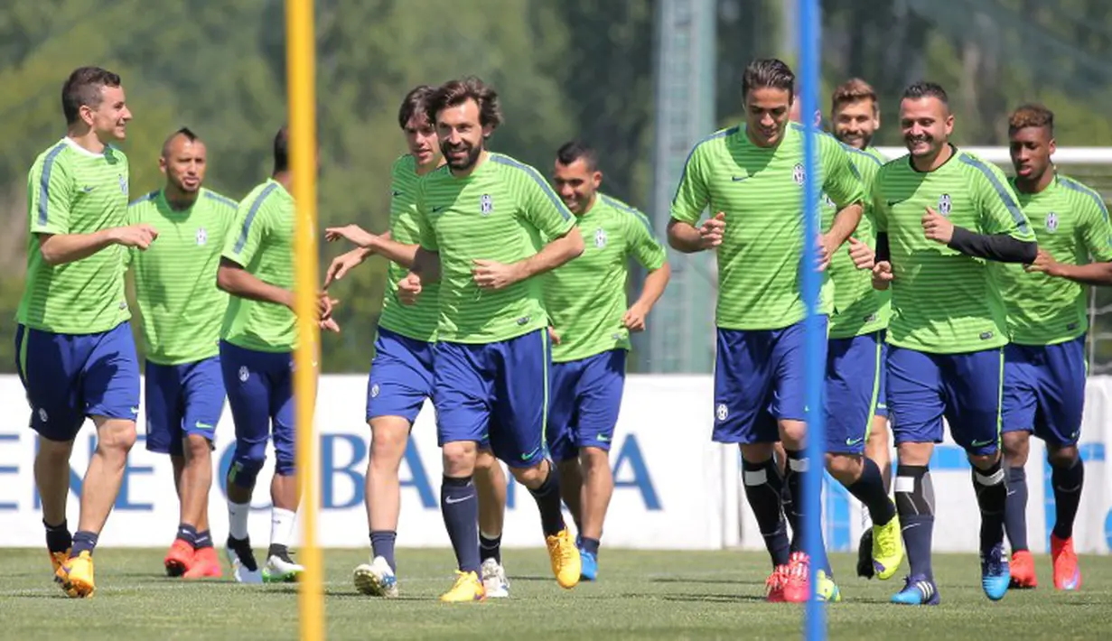 Andrea Pirlo diharapkan bisa membawa Juventus lolos ke babak semifinal Liga Champions usai 13 tahun absen. (MARCO BERTORELLO / AFP)
