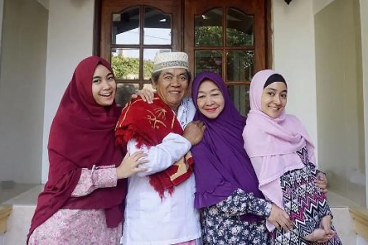 [Bintang] Anisa Rahma dan keluarga