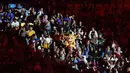 Maskot Pekan Paralimpiade Nasional XVII berada di antara penonton saat digelar Upacara Pembukaan Pekan Paralimpiade Nasional XVII di Stadion Manahan, Solo, Minggu (6/10/2024). (PB PEPARNAS XVII/Dwi Prasetya)