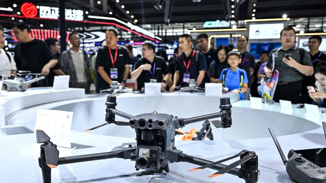Ratusan Drone Berteknologi Terbaru Dipamerkan di Shenzhen