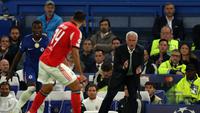 Momen Hangat Jose Mourinho Kembali ke Stamford Bridge, Meski Benfica Kalah dari Chelsea: Sambutan Luar Biasa Fans, Reuni Makan Biskuit