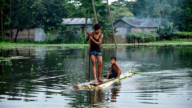 Ilustrasi banjir yang melanda sebagian wilayah Asia Selatan pada Juli 2019 (AFP/David Talukdar)