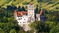 Kastil Bran yang berlokasi di Desa Bran, dekat kota Brasov di Rumania itu awalnya sebuah benteng militer yang dibangun pada 1226.