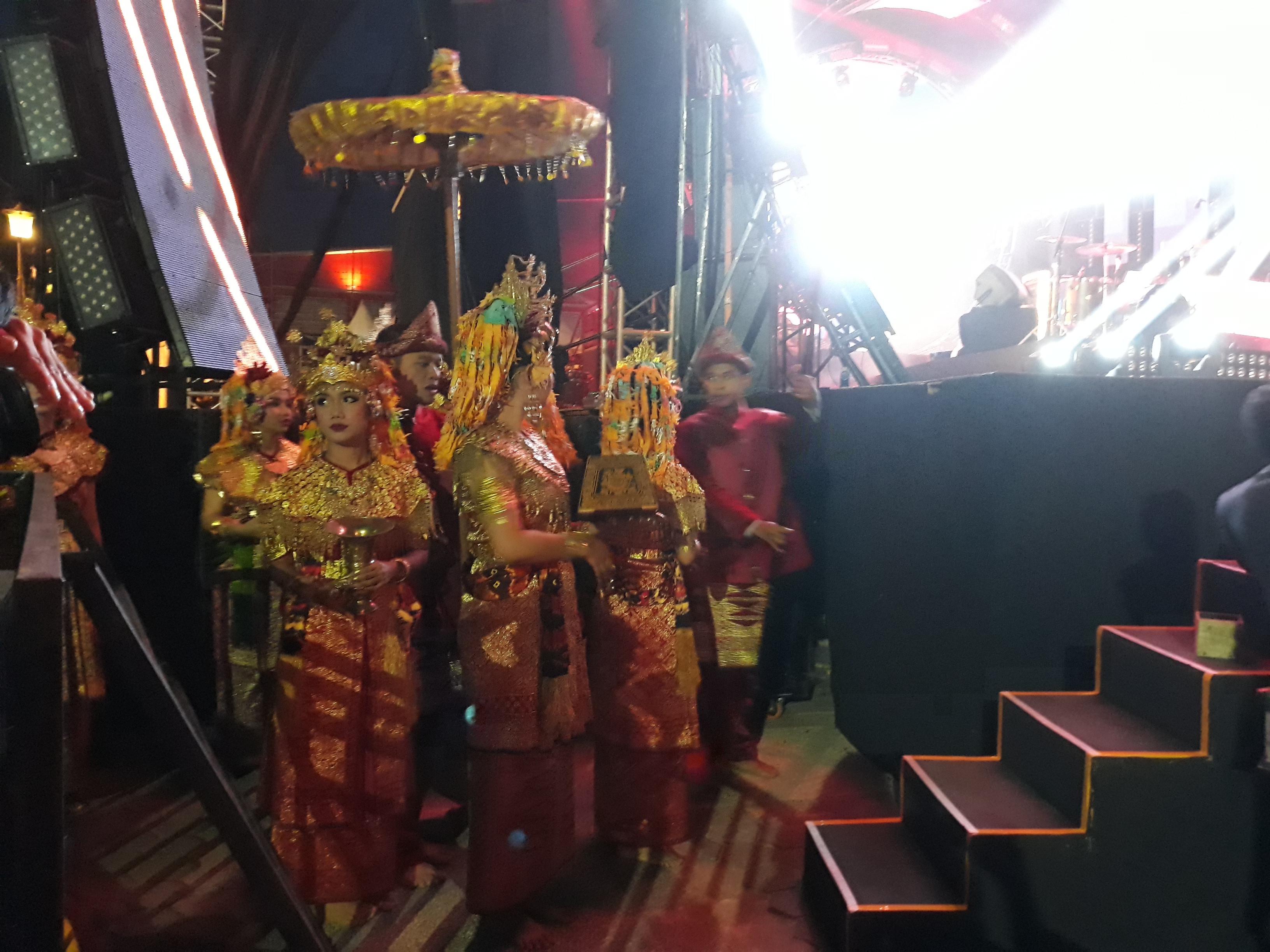 Suasana acara countdown atau hitung mundur Asian Games 2018 yang berlangsung di Benteng Kuto Besak, Palembang, Jumat (18/8/2017). (Bola.com/Yus Mei Sawitri)