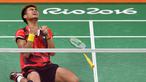 Tontowi Ahmad memutuskan pensiun pada tahun 2020 lalu. Owi merupakan pebulu tangkis ganda campuran Indonesia bersama Butet, julukan Liliyana Natsir yang terlebih dulu pensiun pada 2019. Pasang tersebut merupakan penyabet medali emas pada Olimpiade Rio 2016. (Foto:AFP/Ben Stansall)