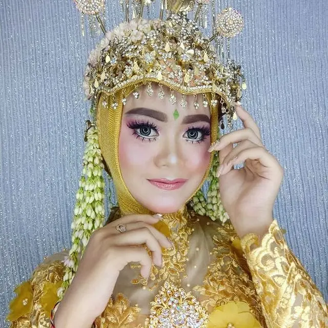 7 Pesona Esa Risty, Pedangdut Muda yang Trending di YouTube