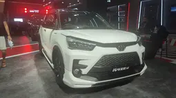 Toyota Raize juga termasuk mobil yang cocok untuk dipakai oleh mahasiswa dikarenakan harganya yang cukup terjangkau yaitu mulai dari Rp219,9 jutaan. Selain itu, Toyota Raize juga memiliki ukuran yang kompak, Fitur keselamatan yang canggih dan bagasi yang berukuran cukup besar.