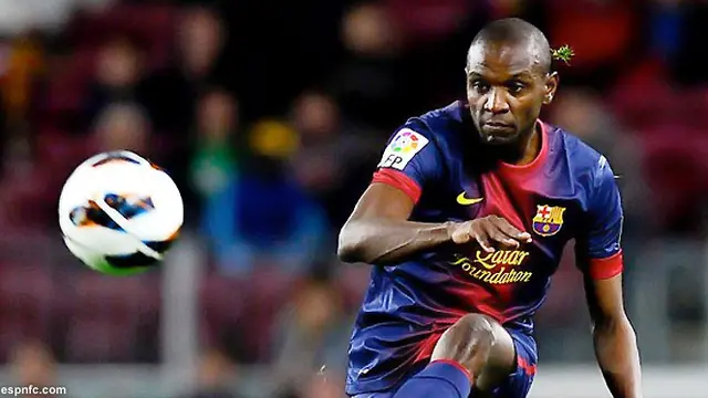 abidal-dilepas-barca-130507b.jpg