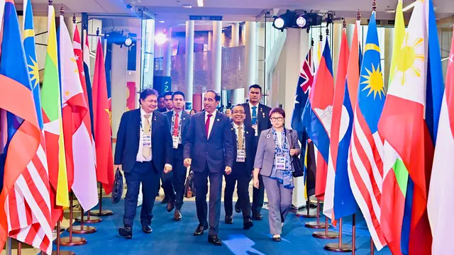 Menko Bidang Perekonomian Airlangga Hartarto mendampingi Presiden Joko Widodo dalam KTT Khusus Perayaan ke-50 Kemitraan ASEAN – Australia di Melbourne, Rabu, 6 Maret 2024. (Foto: Kemenko Bidang Perekonomian).