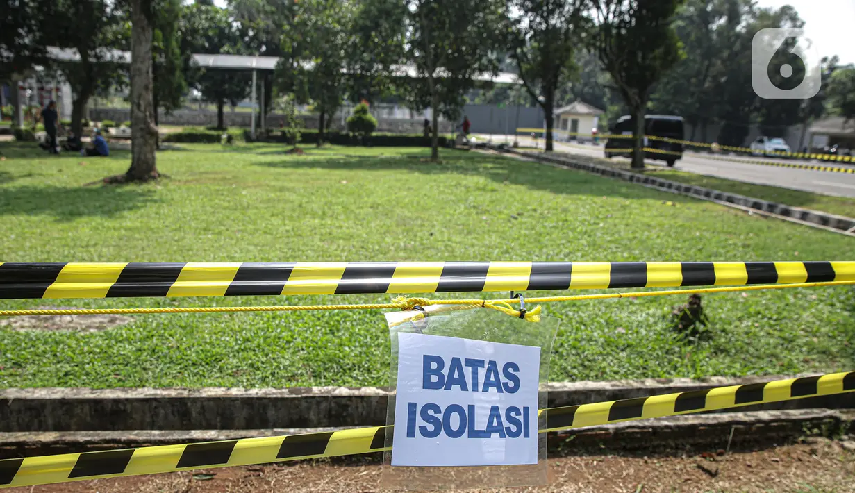 Suasana hari pertama pengoprasian Rs. Darurat Covid Asrama Haji Pondok Gede, Jakarta, Sabtu (10/7/2021). Rs. Darurat Covid Asrama Haji Pondok Gede akan mulai beroperasi pada Sabtu (10/7/2021) dengan daya tampung 900 tempat tidur isolasi, 50 ICU, dan 40 HCU. (Liputan6.com/Faizal Fanani)