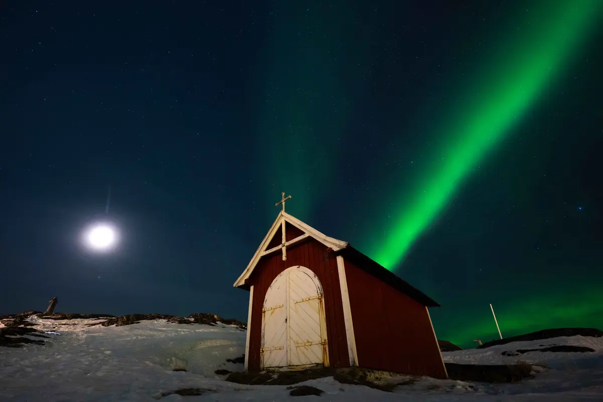 Melihat Keindahan Fenomena Aurora Borealis di Langit Greenland