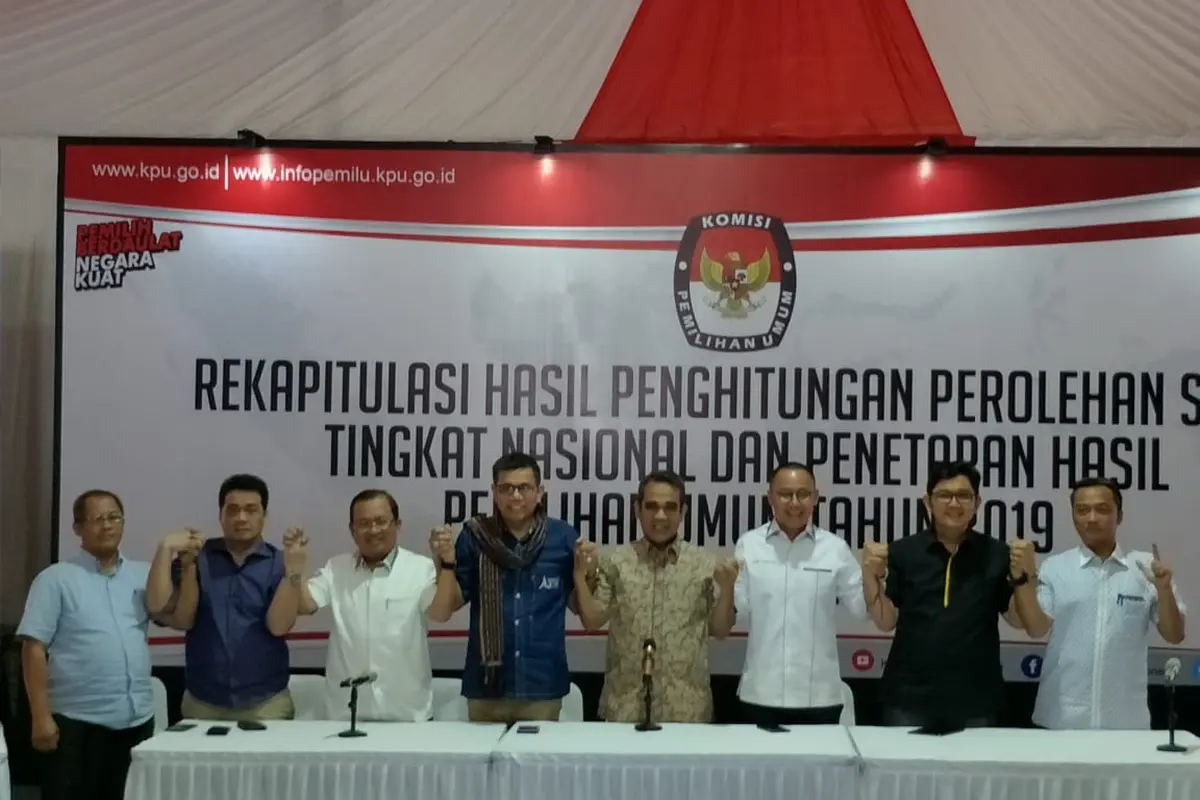 Para Sekjen koalisi Parpol pendukung Prabowo-Sandiaga Uno mendatangi Kantor KPU. (