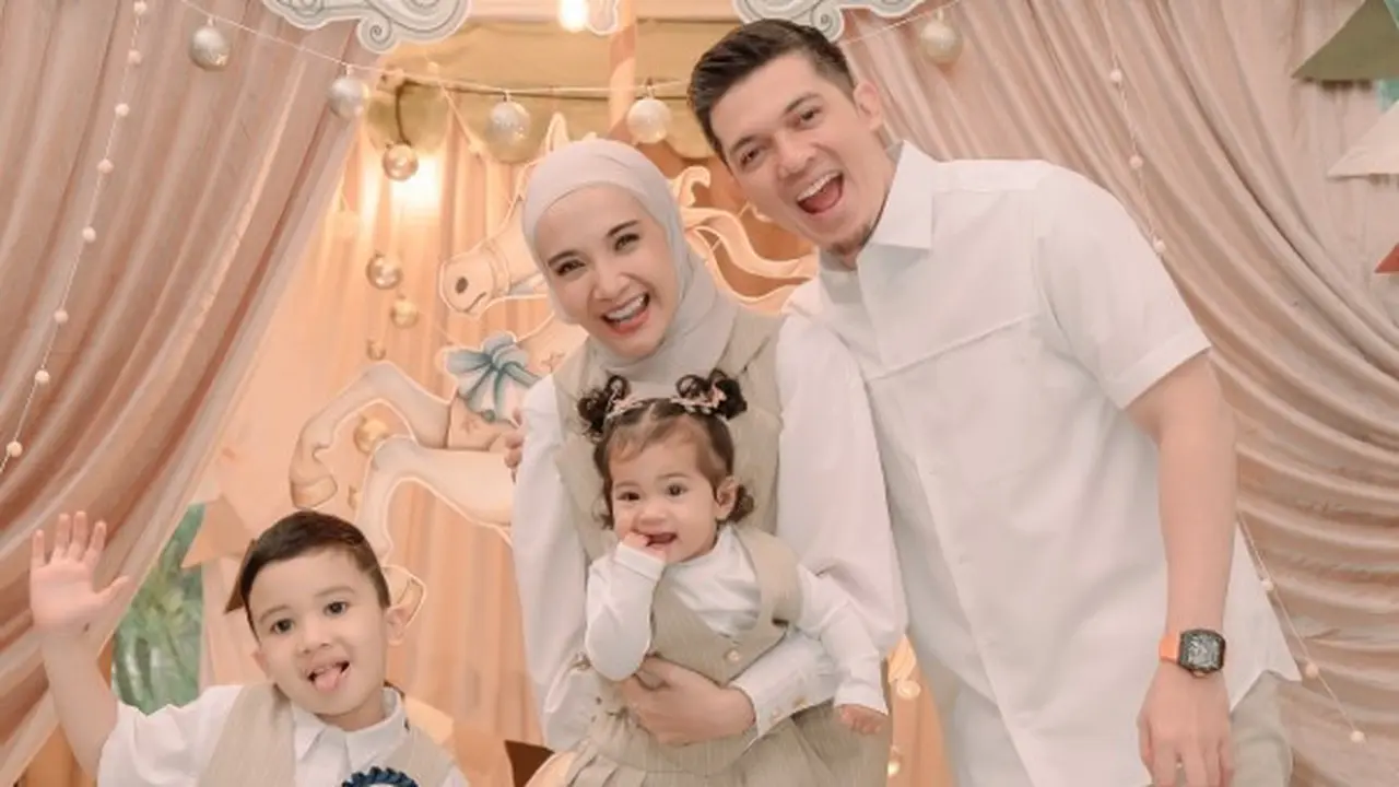 Potret Outfit Zaskia Sungkar Terbaru di Acara Ulang Tahun Putrinya