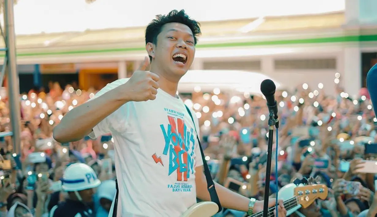 Pria kelahiran Malang, 13 November 1993 ini mendapat sorotan media sejak 2012 silam, ketika video-video originalnya berhasil menarik perhatian pengguna YouTube di Indonesia. (Liputan6.com/IG/@moektito)