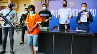 Konferensi pers kasus pembunuhan kuli bangunan di Polresta Pekanbaru. (Liputan6.com/M Syukur)