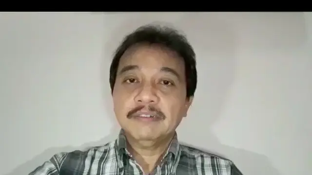 Roy Suryo.