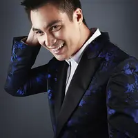 Baim Wong. (Fotografer: Deki Prayoga, Digital Imaging: Denti Ebtaviani, Wardrobe: Renzi Lazuardi (Jas), Antoni Morato (Kemeja dan celana), Make up: First, Bintang.com)