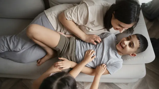 Mengenal Parenting Tap In Tap Out, Cara Efektif untuk Menjaga Harmoni Keluarga (Foto: Freepik/freepik)