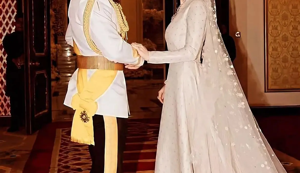 Sementara itu acara pernikahan Pangeran Mateen dan Anisha Rosnah berlangsung pada 11 Januari 2024.  [@anisharsnh/@mateen_anishh]