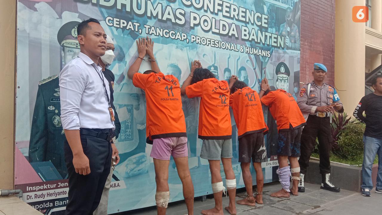 Polisi Tembak Kaki Pelaku Pembunuhan. (Rabu, 18/01/2023). (Yandhi Deslatama/Liputan6.com).