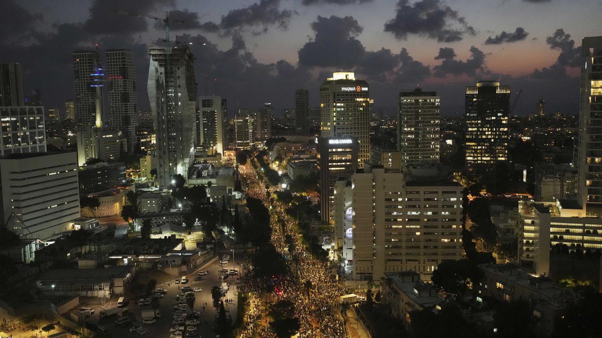 Ribuan Orang Tutup Jalan di Israel Desak Pembebasan Sandera dan Penghentian Agresi ke Palestina