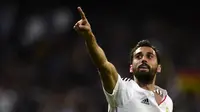 Selebrasi Alvaro Arbeloa usai mencetak gol di laga Real Madrid vs UD Almeria, 29 April 2015. JAVIER SORIANO / AFP