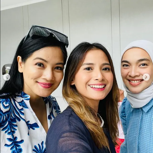6 Momen Acha Septriasa, Titi Kamal, dan Tika Bravani Reuni Film Shy Shy Cat, Kompak