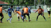 Arema kalah 0-2 di Stadion Marora, Serui, Jumat (29/9/2017). (Bola.com/Iwan Setiawan)