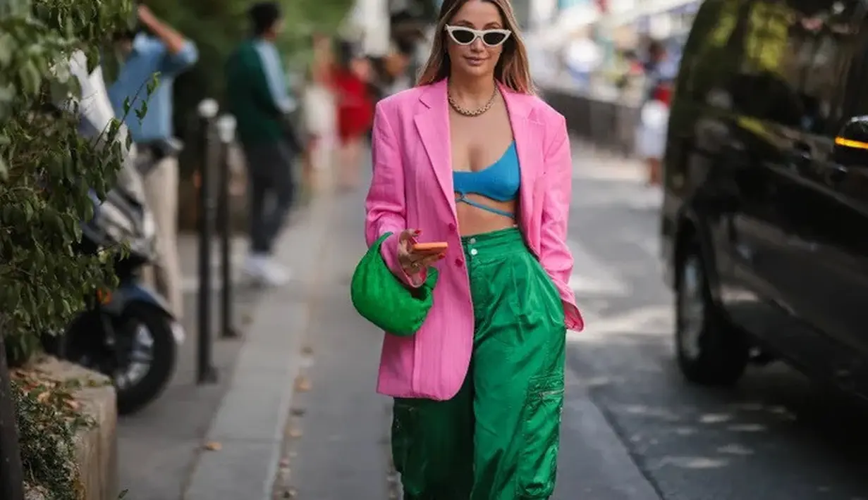 Celana kargo. Celana kargo dianggap menampilkan siluet yang tidak rapi. Foto: HuffPost.