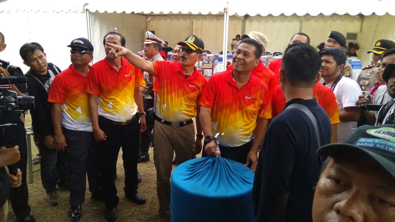Sekitar 1.500 pencinta burung kicau mengikuti ajang 'Kapolda Metro Jaya Cup 2018'. (Liputan6.com/Pramita Tristiawati)