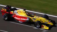 Pebalap Indonesia Sean Gelael Bertarung di Kejuaraan Renault