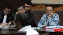 Mantan Menteri ESDM, Jero Wacik saat menghadiri sidang lanjutan di Pengadilan Tipikor, Jakarta, Senin (16/11/2015). JPU KPK menghadirkan lima orang saksi yang merupakan bawahan Jero Wacik ketika masih menjabat menteri ESDM (Liputan6.com/Helmi Afandi)