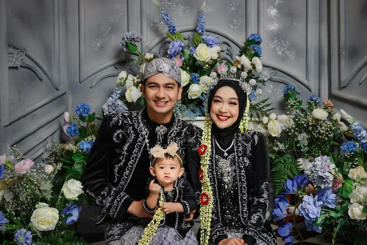 Ria Ricis gelar tedak sinten baby Moana (Instagram/riaricis1795)