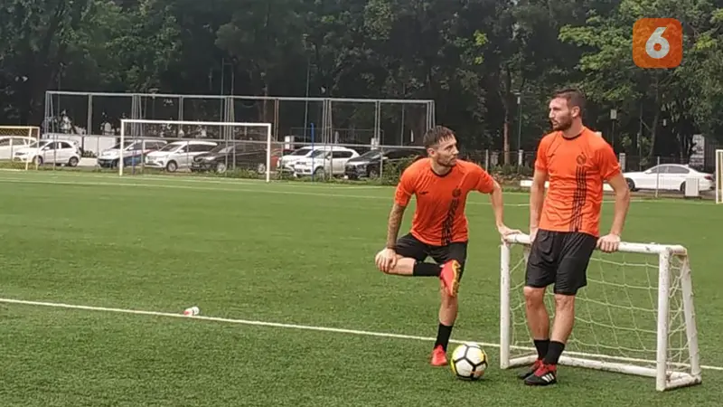 Marc Klok dan Marco Motta (Persija)