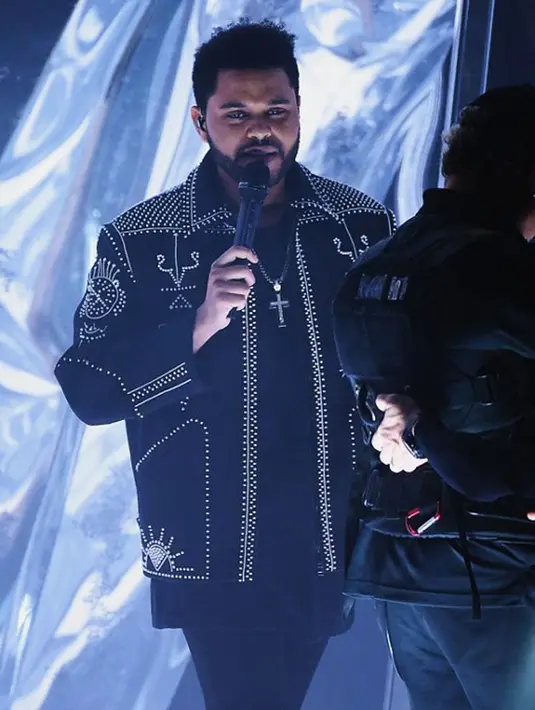 “The Weeknd sangat suka dengan Selena. Mereka berkomunikasi dan saling bercanda. Keduanya juga saling menyukai kepribadian satu sama lain,” ungkap sumber. (AFP/Bintang.com)