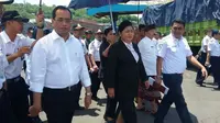 Menteri Perhubungan, Budi Karya Sumadi meninjau Pelabuhan Padangbai, Karangasem, Bali, Senin (7/11/2016).
