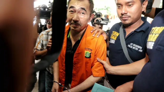 [Bintang] Gatot Brajamusti