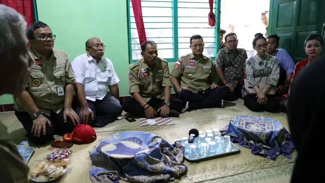 Mensos Juliari Kunjungi Keluarga Korban Siswa SMP Susur Sungai Sempor di Sleman