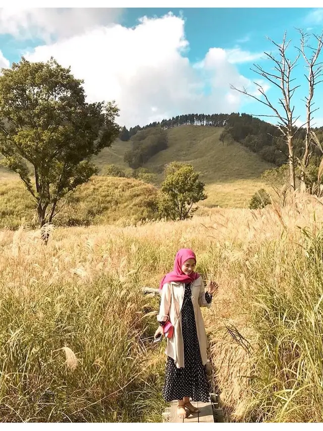 Gaya Fashion Rahmi Idola Cilik, Simple dan Elegan