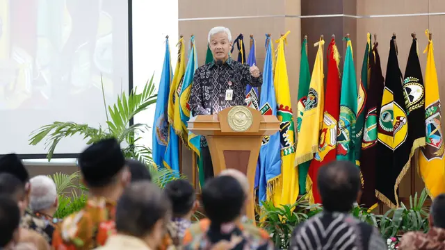 Gubernur Jawa Tengah Ganjar Pranowo di Kantor BPK Perwakilan Jawa Tengah