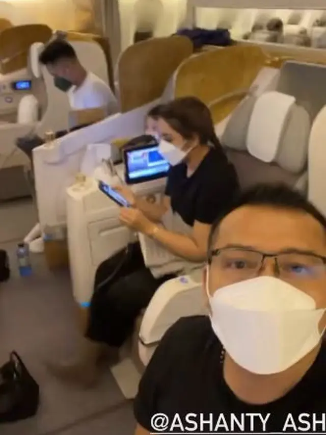 6 Momen Keberangkatan Keluarga Anang Hermasnyah Antar Ashanty Berobat ke Dubai
