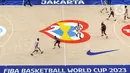 Laga penyisihan Grup H FIBA World Cup 2023 antara Lebanon dan Perancis di Indonesia Arena, Gelora Bung Karno, Jakarta pada Selasa (29/8/2023) berlangsung ketat. (Liputan6.com/Helmi Fithriansyah)
